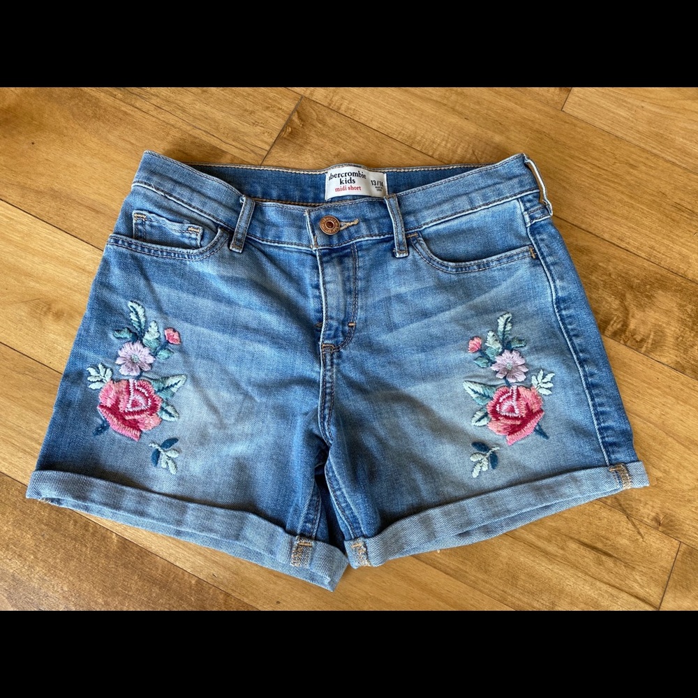 Abercrombie kids embroidered shorts